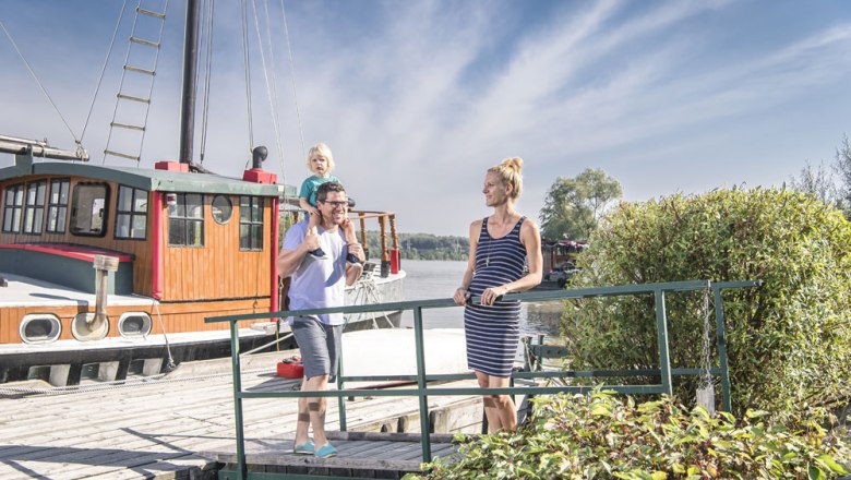 Hundertwasserschiff "Regentag", © Stadtgemeinde Tulln Hundertwasserschiff "Regentag", © Stadtgemeinde Tulln