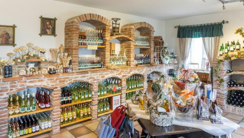 Bauernladen Lindenhof, © Michael Tanzer Bauernladen Lindenhof, © Michael Tanzer