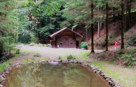 Weg zum Hohen Stein und nach Möltern, © Wiener Alpen in Niederösterreich - Bad Schönau Weg zum Hohen Stein und nach Möltern, © Wiener Alpen in Niederösterreich - Bad Schönau