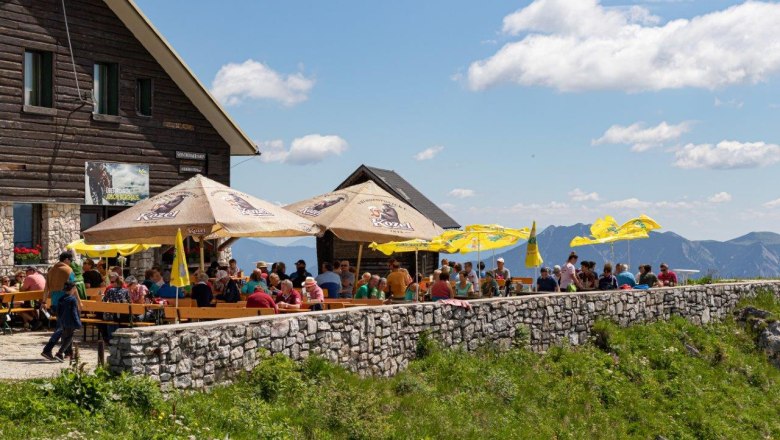 Einkehr beim JoSchi Berghaus, © Ludwig Fahrnberger Einkehr beim JoSchi Berghaus, © Ludwig Fahrnberger