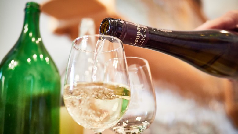 Heuriger, Kellergasse Schönberg, © Peter Podpera Heuriger, Kellergasse Schönberg, © Peter Podpera