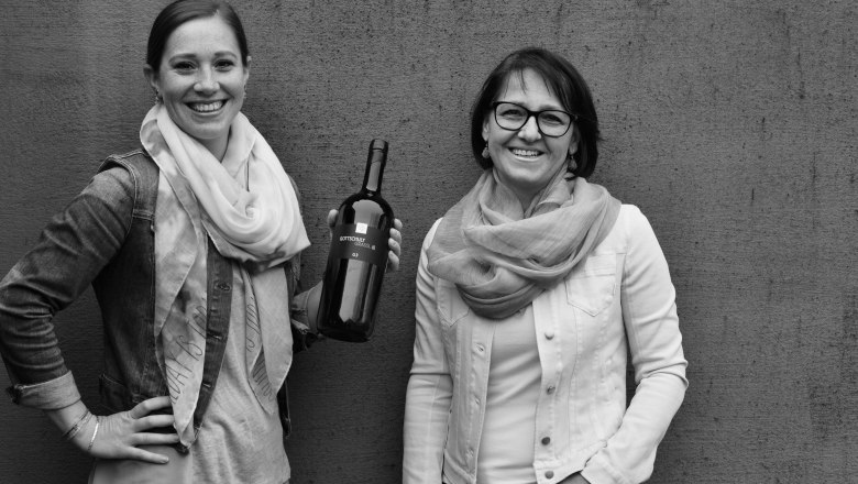 Weingut Gottschuly Grassl, Viktoria und Michaela, © Die Rubin Carnuntum Weingüter Weingut Gottschuly Grassl, Viktoria und Michaela, © Die Rubin Carnuntum Weingüter