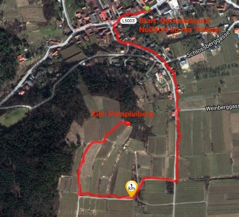 von oben, © Walter Pernikl Satellitenbild mit markierter Route in einer ländlichen Gegend.