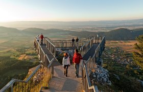 Ausblick vom Skywalk, © © Wiener Alpen in NÖ Tourismus GmbH, Foto: Franz Zwickl Ausblick vom Skywalk, © © Wiener Alpen in NÖ Tourismus GmbH, Foto: Franz Zwickl