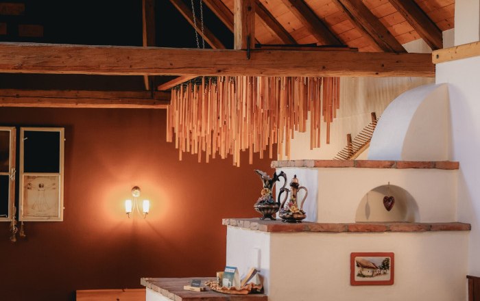 WinzerhofLackinger_Kachelofen, © Clemens Tiefenböck Kachelofen im Heurigen