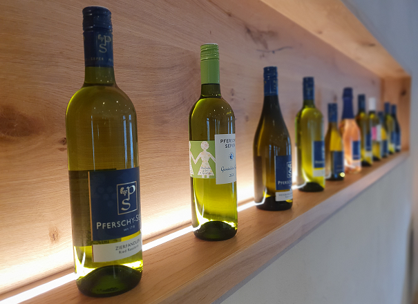 Wein im Stock im Heurigen Pferschy-Seper, © Pferschy-Seper Wein im Stock im Heurigen Pferschy-Seper, © Pferschy-Seper