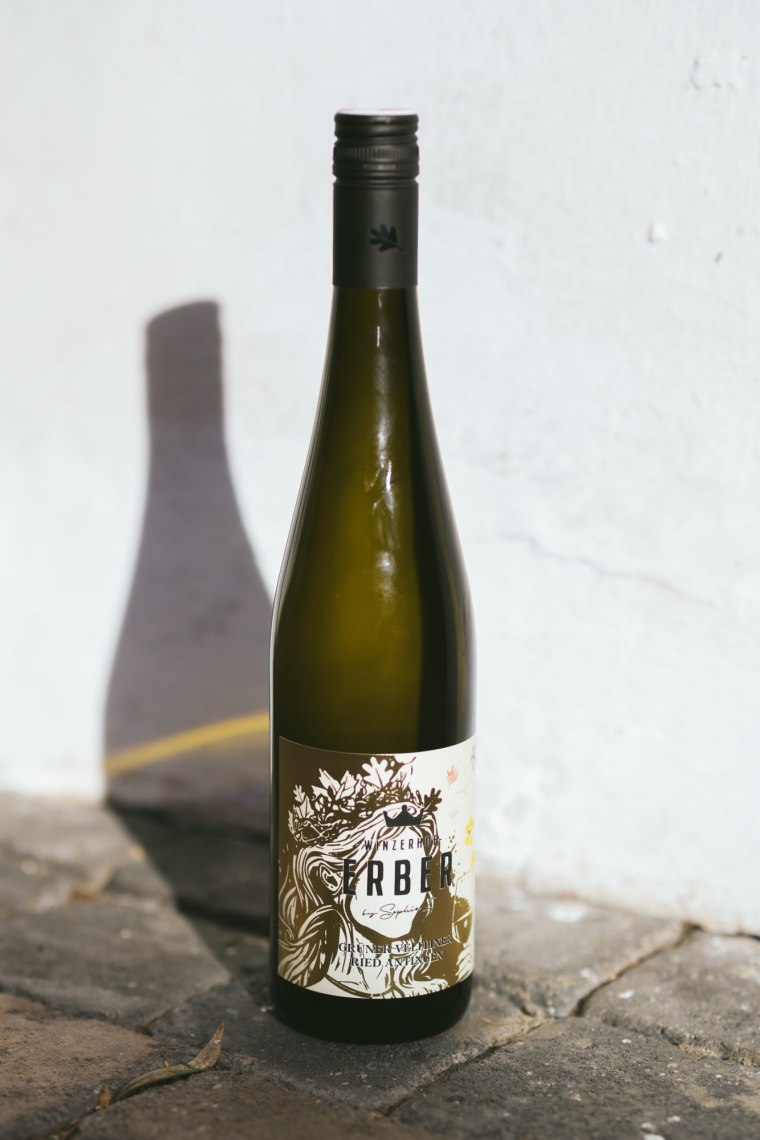 Easy und geselliger Grüner Veltliner, © Niederösterreich Werbung/Mara Hohla Weinflasche Grüner Veltliner