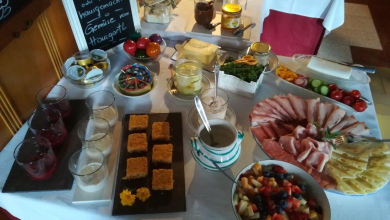 Frühstücksbuffet, © Gästehaus Daurer Frühstücksbuffet, © Gästehaus Daurer