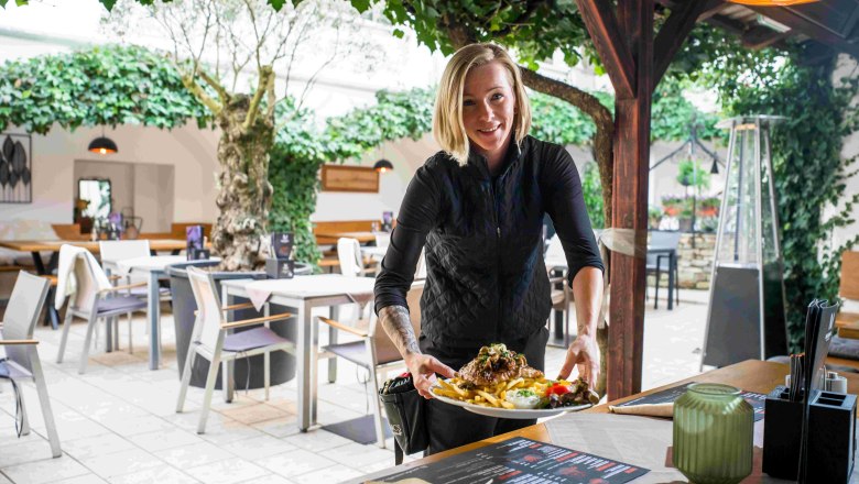 Perfektes Serivce im Maximahl, © Robert Herbst Perfektes Serivce im Maximahl, © Robert Herbst