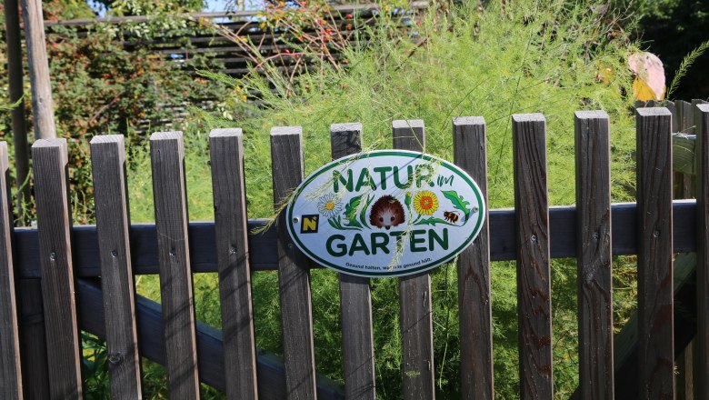 Inzwischen wurden in Niederösterreich schon mehr als 18.500 Gärten mit der „Natur im Garten“ Plakette ausgezeichnet., © A.Buchinger Inzwischen wurden in Niederösterreich schon mehr als 18.500 Gärten mit der „Natur im Garten“ Plakette ausgezeichnet., © A.Buchinger