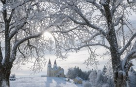 Wallfahrskirche Maria Schnee in Lichtenegg | Bucklige Welt, © ©Wiener Alpen, Foto: Walter Strobl Wallfahrskirche Maria Schnee in Lichtenegg | Bucklige Welt, © ©Wiener Alpen, Foto: Walter Strobl