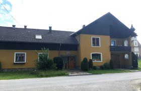 Vorderansicht Hauptgebäude Eingang mittig, © Peter Brezina Vorderansicht Hauptgebäude Eingang mittig, © Peter Brezina