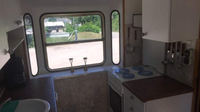 Blick in die Küche des 100 Jahre alten Gepäckwagens, © M. Schorn Blick in die Küche des 100 Jahre alten Gepäckwagens, © M. Schorn