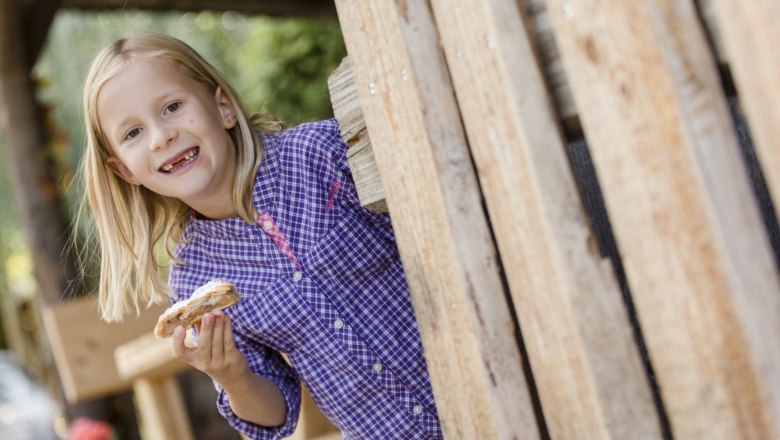 der Apfelstrudel schmeckt!, © schwarz-koenig.at der Apfelstrudel schmeckt!, © schwarz-koenig.at