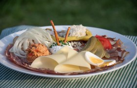 Hauerplatte-Weinhof und Heuriger Fam. Preis, © Weinhof und Heuriger Fam. Preis Hauerplatte-Weinhof und Heuriger Fam. Preis, © Weinhof und Heuriger Fam. Preis