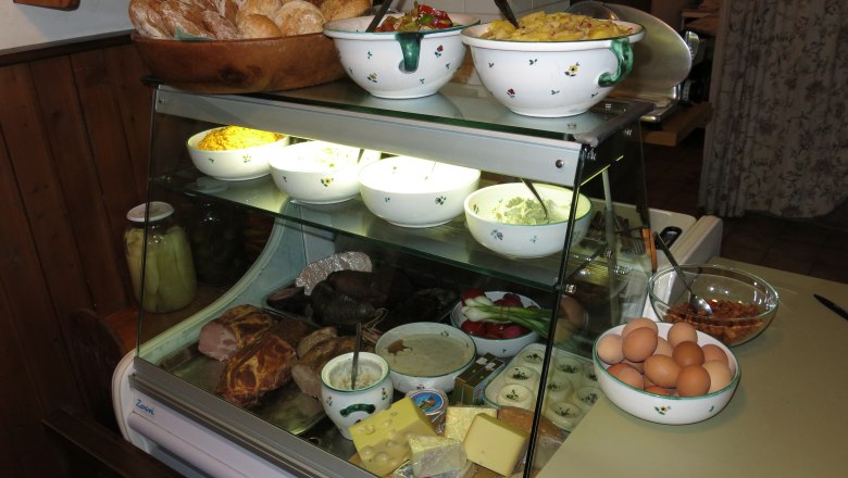 unser Heurigenbuffet, © us unser Heurigenbuffet, © us