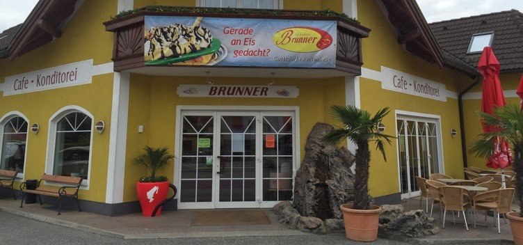 Eingangsbereich Cafe-Konditorei Brunner, © Familie Brunner Eingangsbereich Cafe-Konditorei Brunner, © Familie Brunner