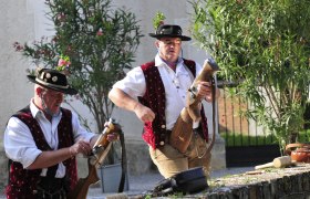 Gebirgsaufschießen in Gumpoldskirchen, © Weinstraße Niederösterreich/ Simlinger Gebirgsaufschießen in Gumpoldskirchen, © Weinstraße Niederösterreich/ Simlinger