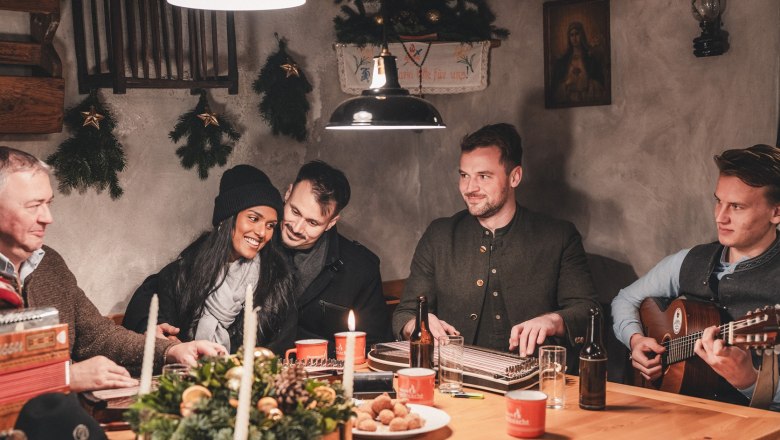 Gemütliche Adventzeit, © Josef Wittibschlager Gemütliche Adventzeit, © Josef Wittibschlager