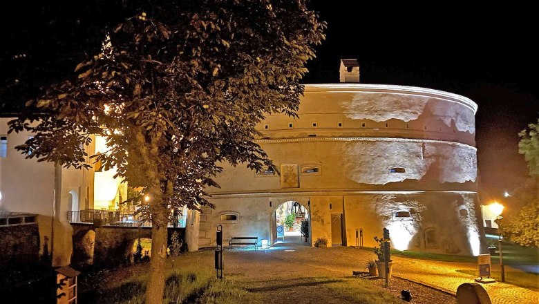 Schloss Pöggstall bei Nacht, © Marktgemeinde Pöggstall Schloss Pöggstall bei Nacht, © Marktgemeinde Pöggstall