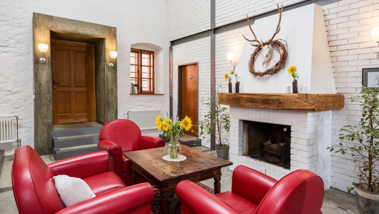 Vorraum mit Kamin im Weingut Nigl, © Weingut Nigl GmbH Vorraum mit Kamin im Weingut Nigl, © Weingut Nigl GmbH