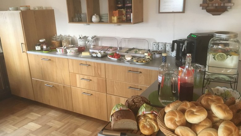 strassbauer_lothspieler_buffet, © Lothspieler strassbauer_lothspieler_buffet, © Lothspieler