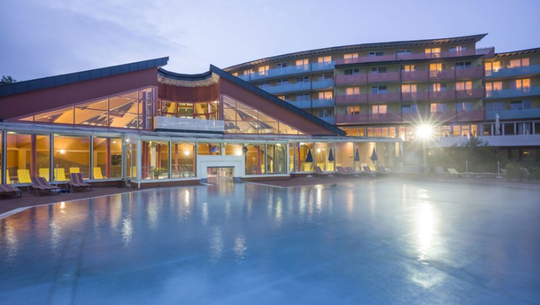 Vivea Schwimmbad außen, © VIVEA Bad Traunstein Vivea Schwimmbad außen, © VIVEA Bad Traunstein