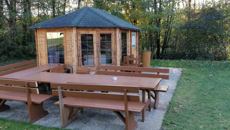 Geräteraum inkl. Getränkeautomat und Sitzgelegenheit, © USV Kainreith/Walkenstein Geräteraum inkl. Getränkeautomat und Sitzgelegenheit, © USV Kainreith/Walkenstein