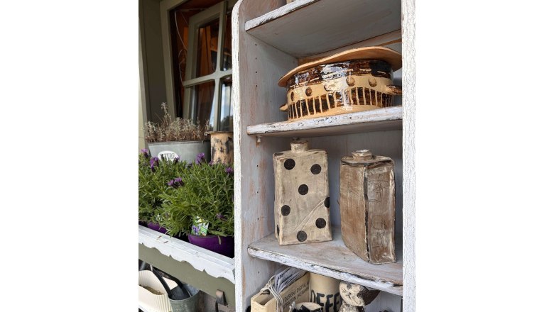 Atelier 9A, © : Susanne Jahrl Grafiken FreundInnenKreativ + AtelierAuszeit: Grafiken erstellt mit KI Atelier 9A, © : Susanne Jahrl Grafiken FreundInnenKreativ + AtelierAuszeit: Grafiken erstellt mit KI