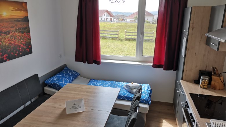 Wohnküche mit Bett, © Ferienwohnung Florine Wohnküche mit Bett, © Ferienwohnung Florine