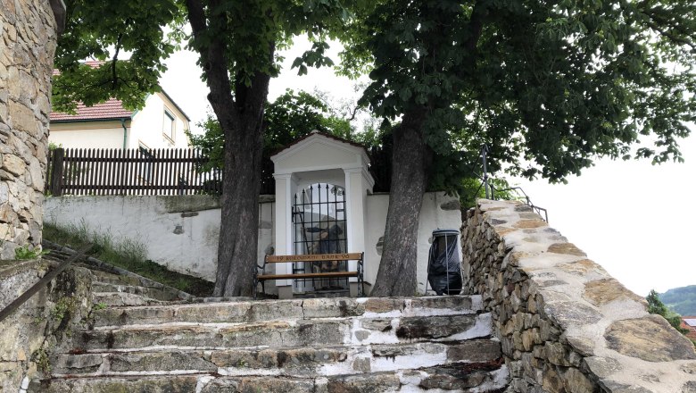 Kolomanistiege mit Kreuzstöckl, © Donau NÖ Tourismus GmbH Kolomanistiege mit Kreuzstöckl, © Donau NÖ Tourismus GmbH