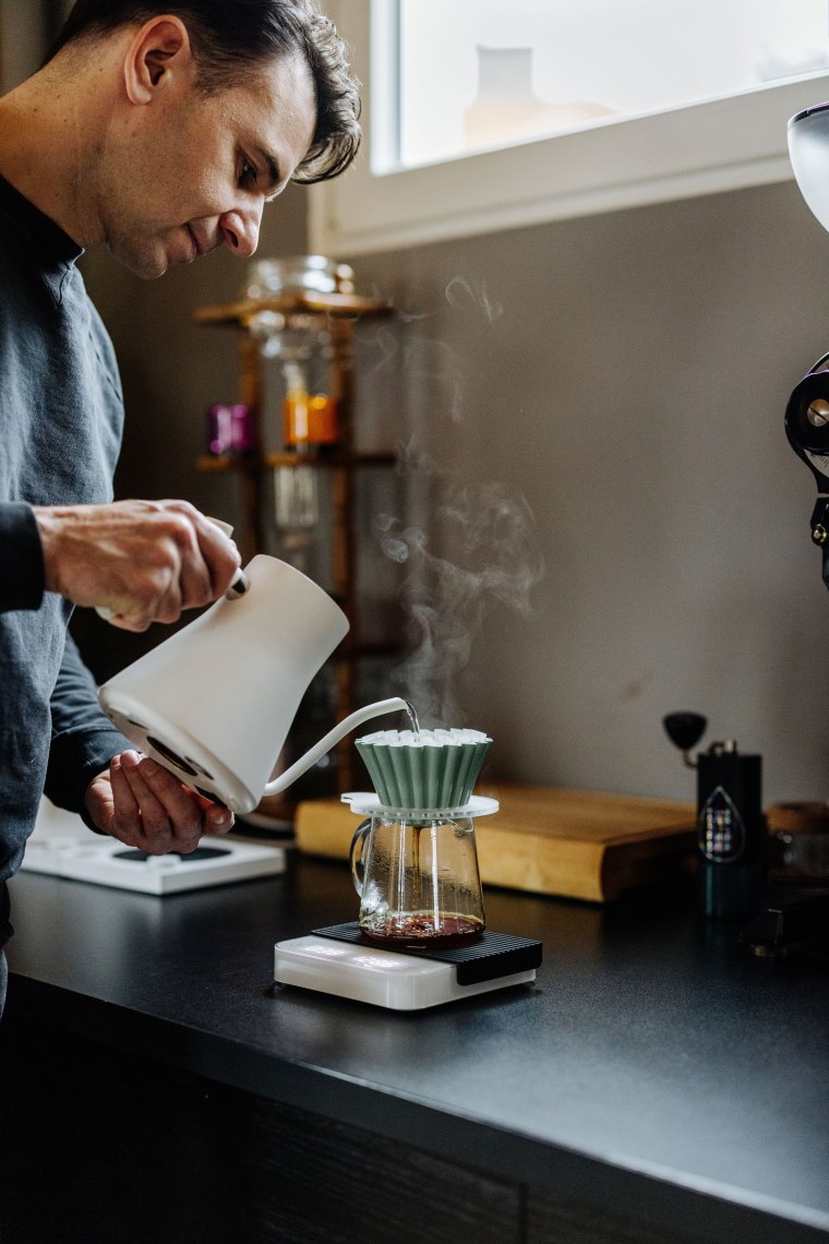 Felix Teiretzbacher in seiner Kaffeerösterei Kaffeelix, © Mara Hohla Felix Teiretzbacher in seiner Kaffeerösterei Kaffeelix, © Mara Hohla