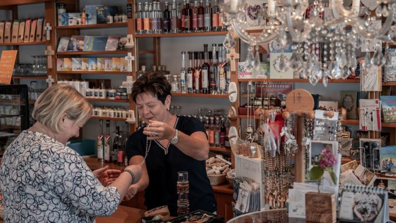 Andenken & Souveniers, © Gerald Demolsky Andenken & Souveniers, © Gerald Demolsky