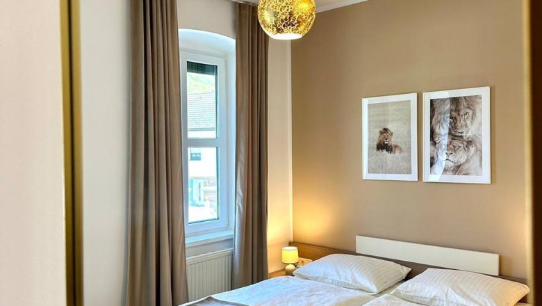 Doppelbett im Zimmer, © Johnys Jungle Doppelbett im Zimmer, © Johnys Jungle