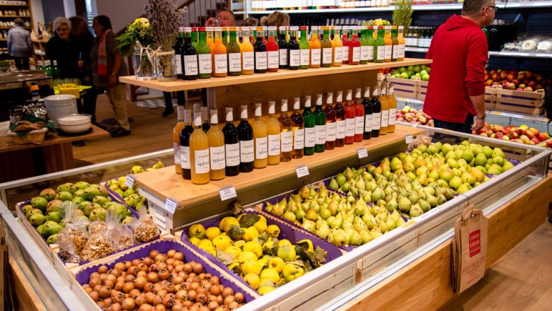 Shop Obsthof & Weingut Altenriederer, © Egon Fischer Shop Obsthof & Weingut Altenriederer, © Egon Fischer