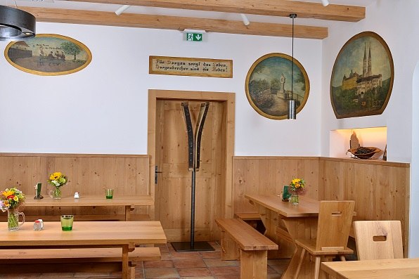 Weinbau Buschenschank VINOtake, © Uschi Oswald Weinbau Buschenschank VINOtake, © Uschi Oswald