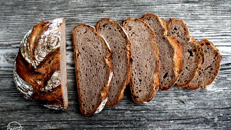 Traubenkern-Dinkelbrot mit Traubenkernmehl und -öl, © Bäckerei Braun Traubenkern-Dinkelbrot mit Traubenkernmehl und -öl, © Bäckerei Braun