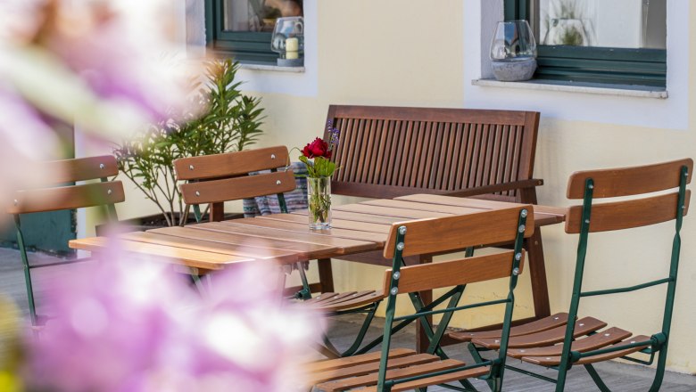 Innenhof - Heuriger Schmid am Weingut, © Familie Schmid Innenhof - Heuriger Schmid am Weingut, © Familie Schmid