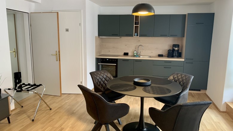 Essbereich im Ferienapartment Aelium Cetium, © Martina Kaplan Essbereich im Ferienapartment Aelium Cetium, © Martina Kaplan