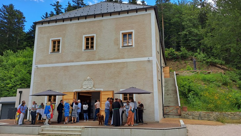 Der Vorplatz: vielfältig nutzbar, © Mariazell im Wienerwald Der Vorplatz: vielfältig nutzbar, © Mariazell im Wienerwald