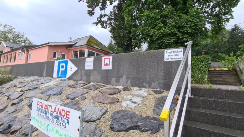 Gästesteg mit Treppenaufgang, © Fischwirtshaus Landmotel "Die Donaurast" Gästesteg mit Treppenaufgang, © Fischwirtshaus Landmotel "Die Donaurast"