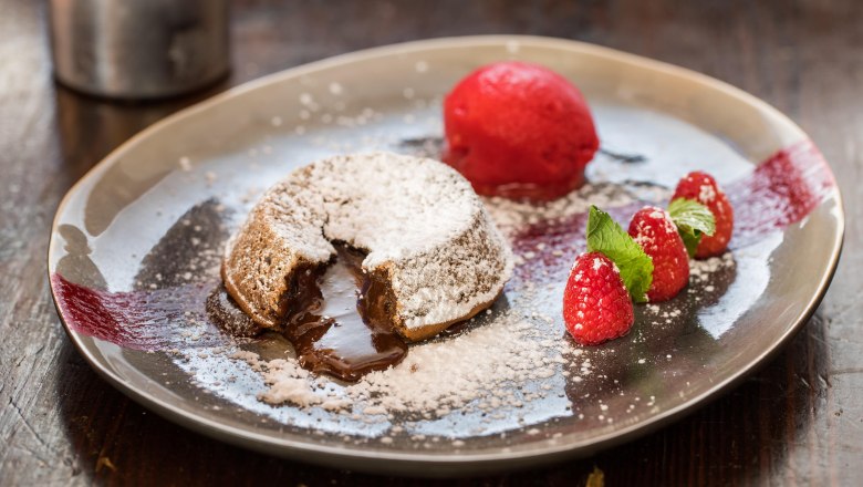 Restaurant am Sachsengang - Flüssiges Schokotörtchen, © Hotel Am Sachsengang Restaurant am Sachsengang - Flüssiges Schokotörtchen, © Hotel Am Sachsengang