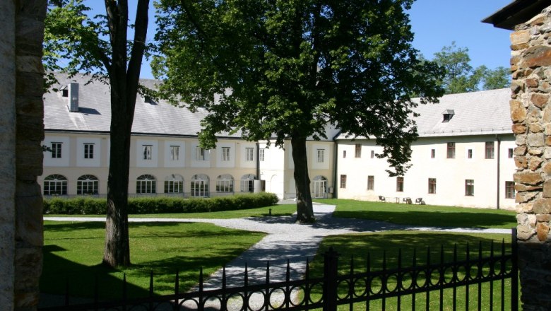 Schlosshof, © Gemeinde Ottenschlag Schlosshof, © Gemeinde Ottenschlag