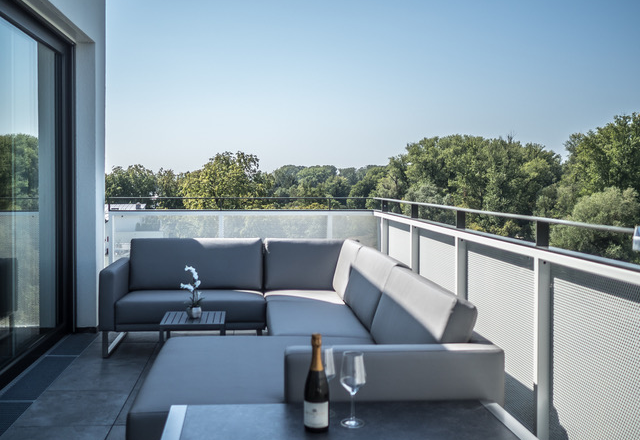 TDR-Fewo Rooftop Balkon, © Guestia GmbH Ausblick von der Terrasse n die Tullner Au