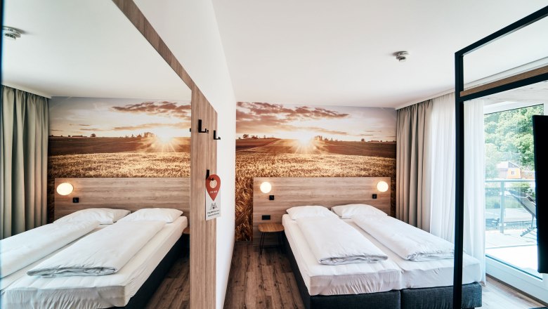 Doppelzimmer Terasse, © I'm Inn Zwettl, Fotograf Patrick Weichmann Doppelzimmer Terasse, © I'm Inn Zwettl, Fotograf Patrick Weichmann
