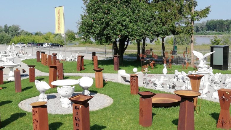 Edelrost Säulen, © Gartendekor-Verkauf Karl Hickersberger Edelrost Säulen, © Gartendekor-Verkauf Karl Hickersberger