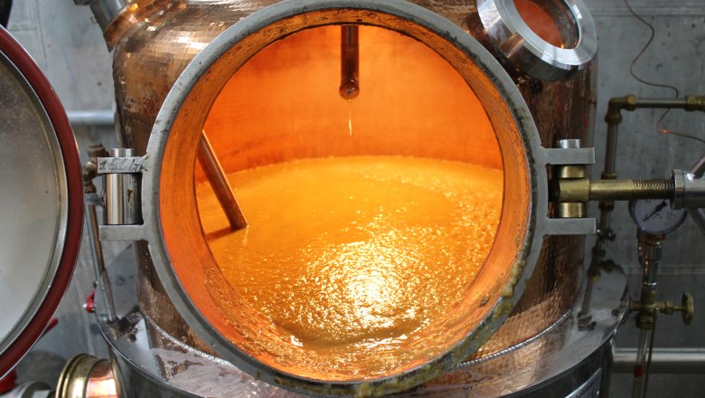 CP Obstbau Pelzmann, Berg, Brennkessel, © Claus Pelzmann Brennkessel in einer Destillerie