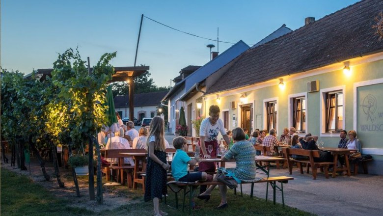 Heuriger Waldschütz, © Leo Hilzensauer Heuriger Waldschütz, © Leo Hilzensauer