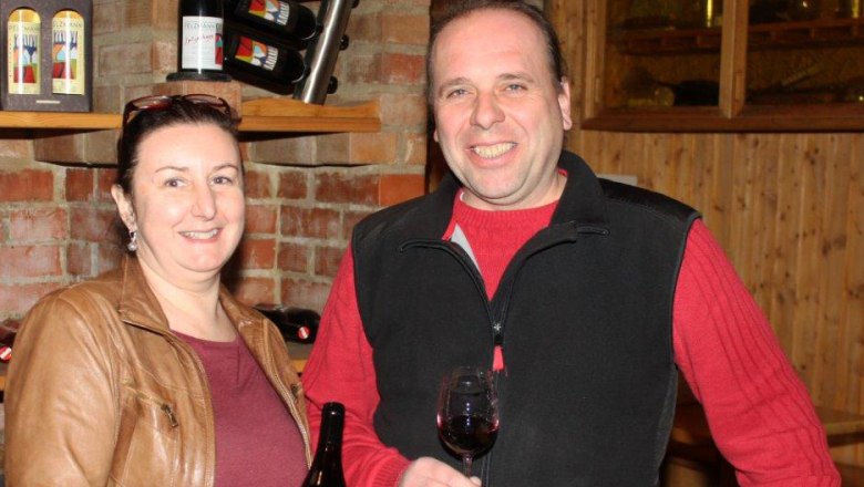 Horst und Irene Pelzmann, Weingut Pelzmann, © Familie Pelzmann Horst und Irene Pelzmann im Verkostungslokal