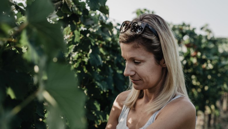 Winzerin Marlies M&uuml;ller-Hanke, &copy; Weingut M&uuml;ller-Grossmann